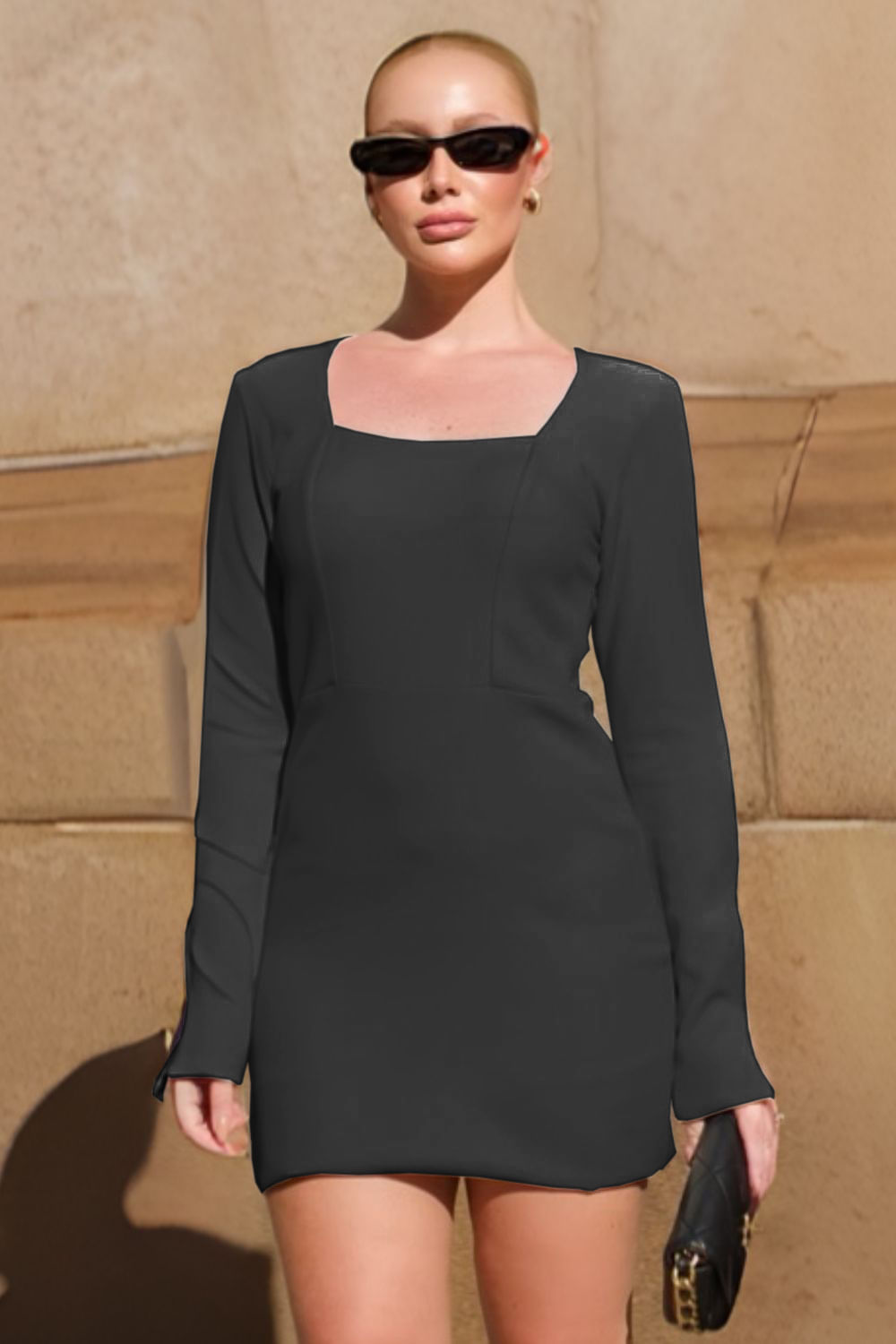 Vestido Curto Manga Longa Com Recorte Lateral Smk Preto